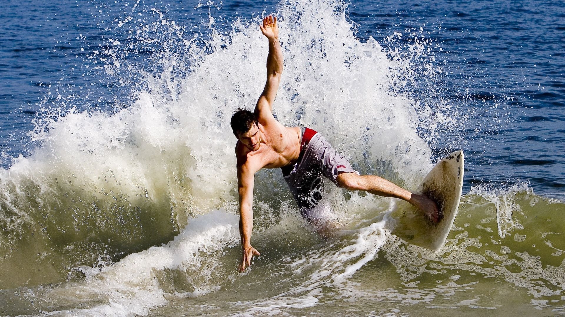 爱游戏 电竞-打破僵局的致胜一击，球队气势如虹取得胜利，打破僵局的话术